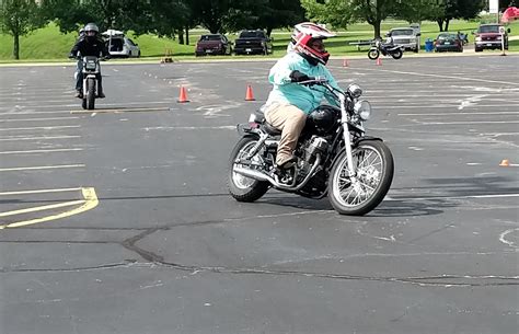 They can have between 2 and 4 wheels. . Illinois motorcycle class